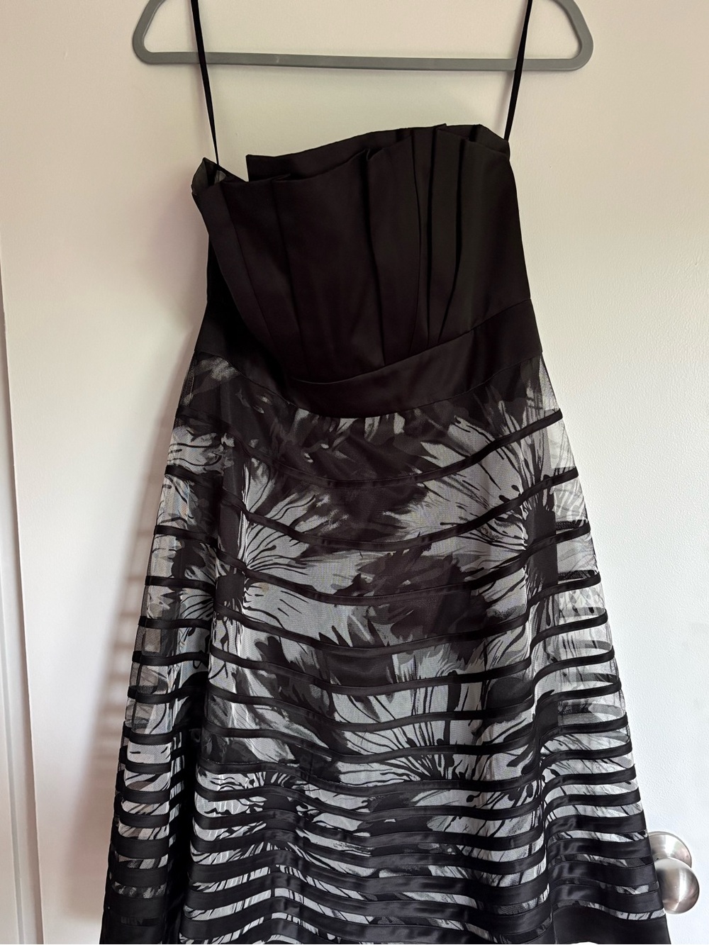 Simon Chang Elegant Black Strapless A-Line Dress